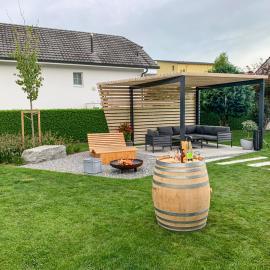 001-Pergola-mit-Metallgerust-und-Holzabdeckung